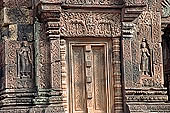 Banteay Srei temple - central shrine, south doorway